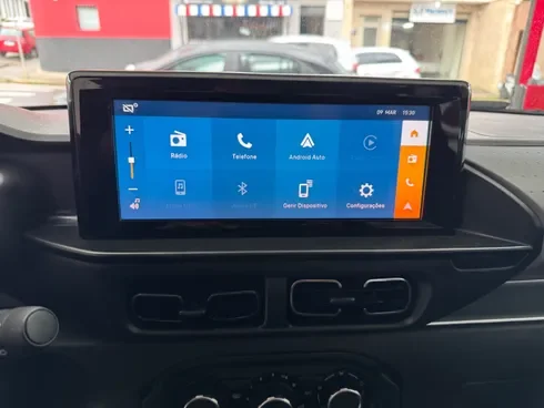 Citroën C3 Live Pack 1.0 Flex 6V 5p Mec. Flex — foto 9 de 10