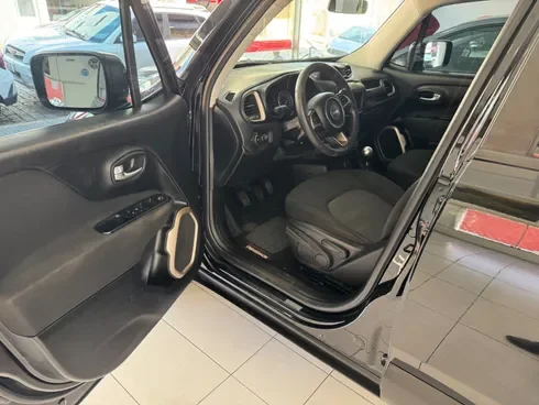 Jeep Renegade Sport 1.8 4x2 Flex 16V Mec. Flex — foto 10 de 10