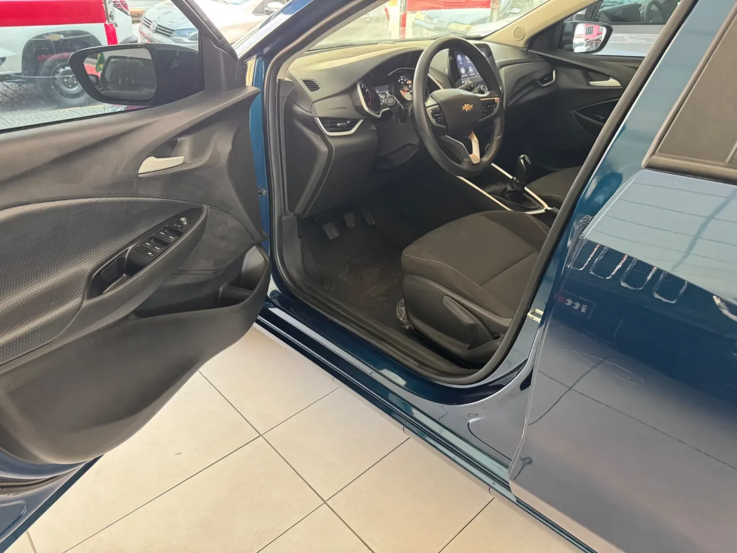 GM - Chevrolet ONIX SEDAN Plus LT 1.0 12V Flex 4p Mec. Flex — foto 6 de 9